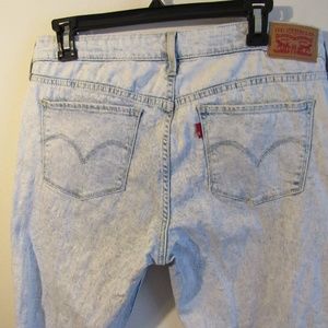 Levi Light Washed Jeans